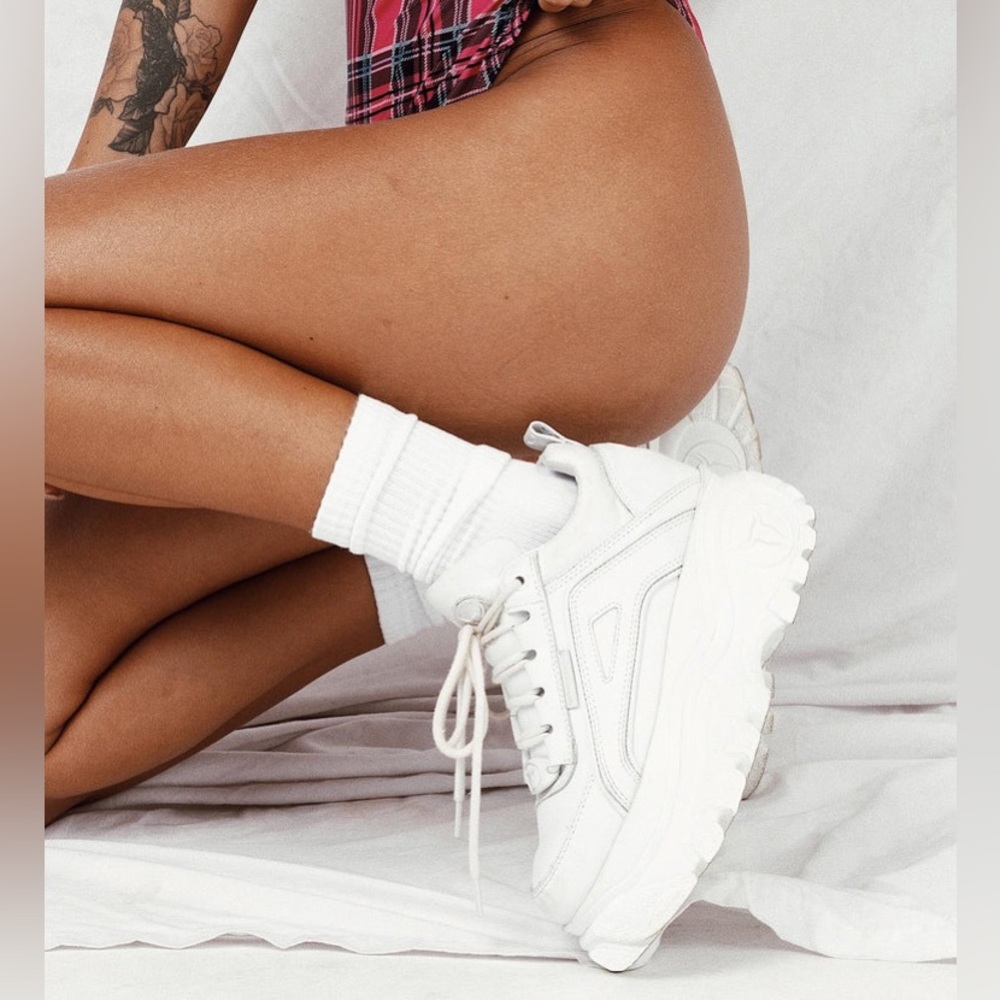 NWOT Princess Polly Windsor Smith Lupe sneakers